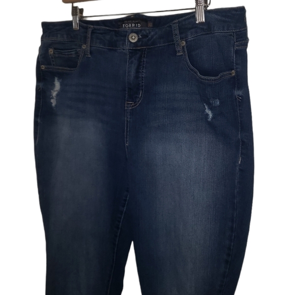 𝅺torrid PREMIUM STRETCH SKINNY JEAN - DISTRESSED -  Women's - Picture 3 of 7